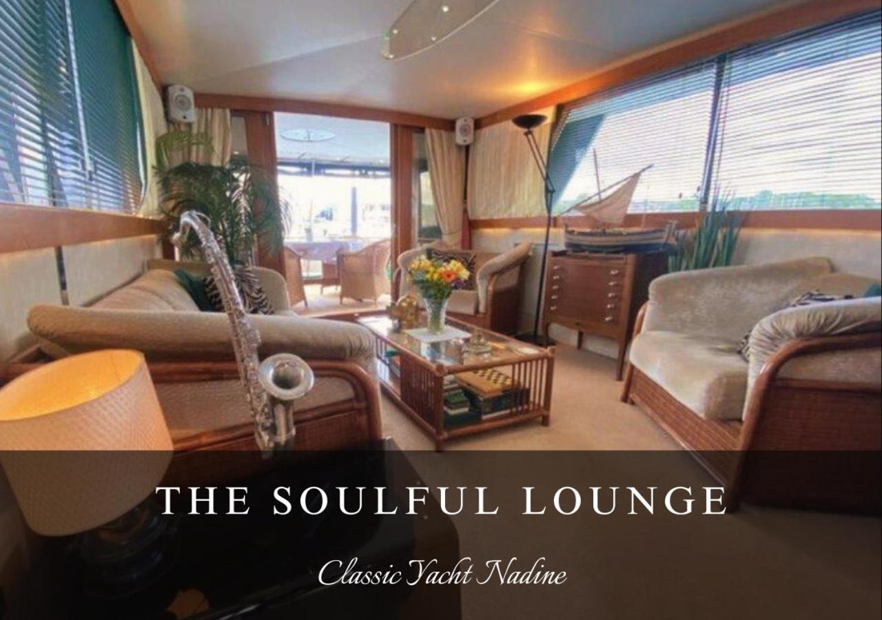 Classic Yacht Nadine In Poole Harbour, Dorset, With A Hot Tub Jacuzzi Ngoại thất bức ảnh