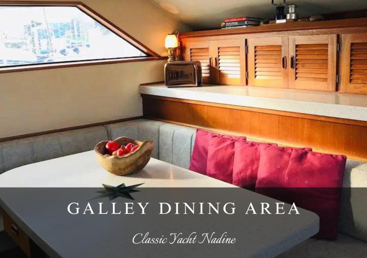 Classic Yacht Nadine In Poole Harbour, Dorset, With A Hot Tub Jacuzzi Ngoại thất bức ảnh